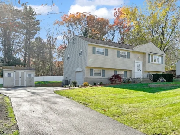42 Sussex Dr, West Milford Twp., NJ 07480