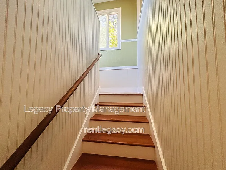653 Alhambra St — Photo 19