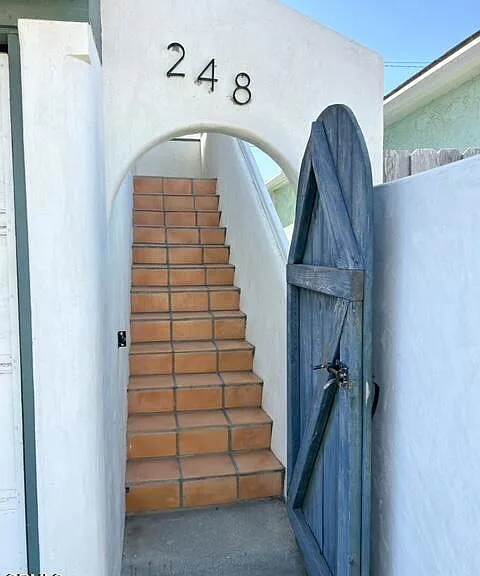 248 Cahuenga Dr — Photo 67