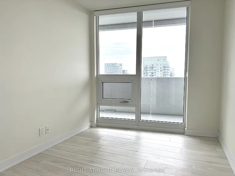 2221 Yonge St #3102 — Photo 18