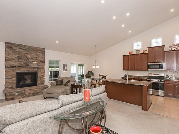 3rd image of 7572 Greenlawn Dr