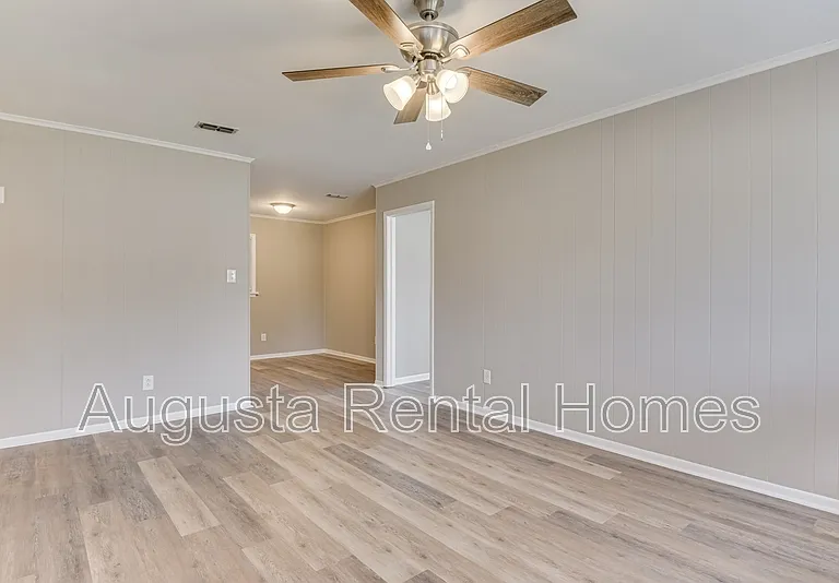 3330 Young Forest Dr — Photo 7
