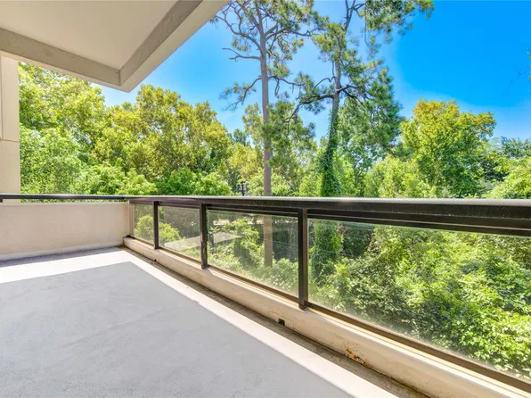49 Briar Hollow Ln Unit 101, Houston, TX 77027