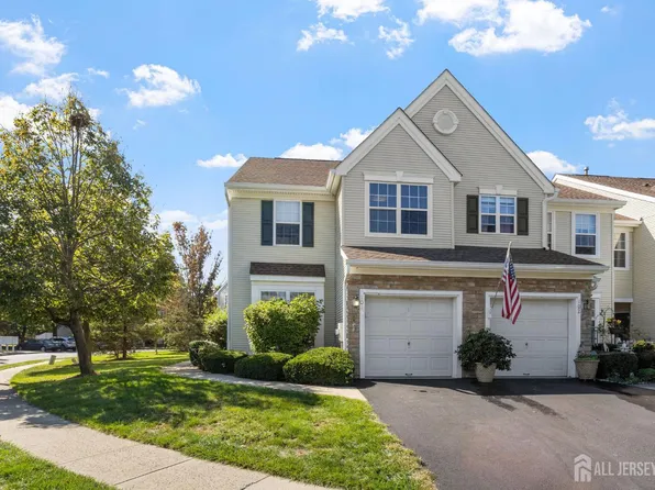 101 Dahlia Cir, Dayton, NJ 08810