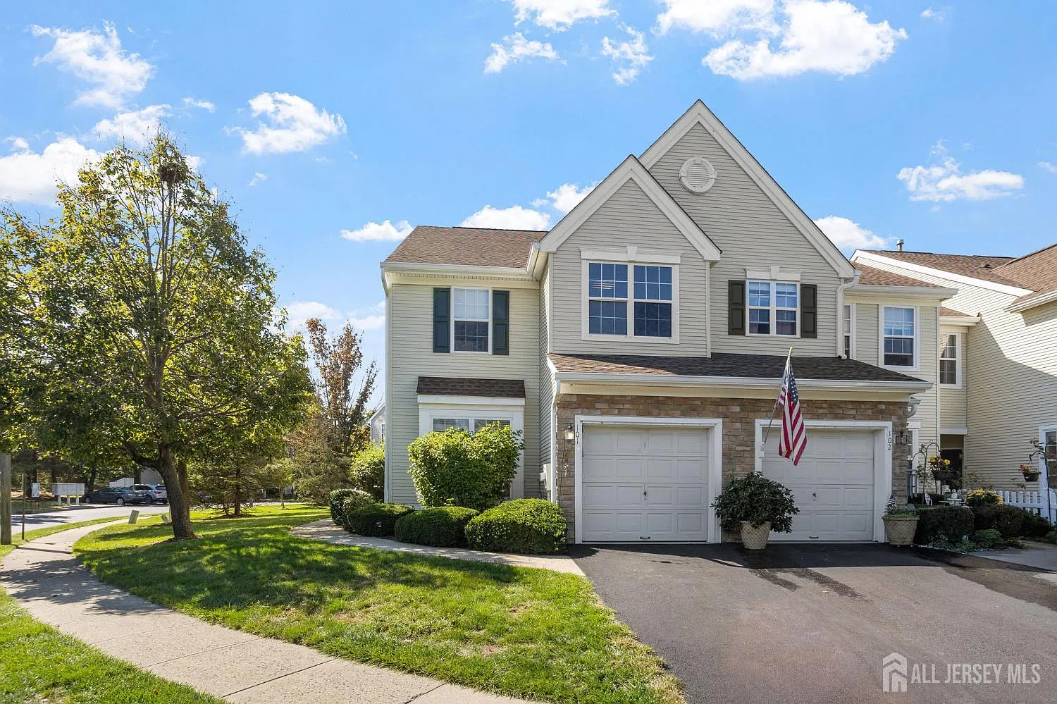 101 Dahlia Cir photo 1