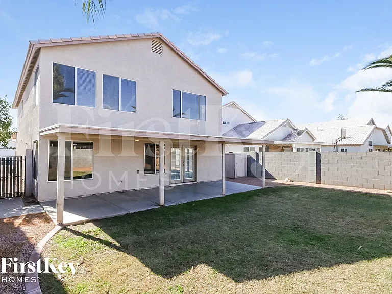 848 E Morelos St — Photo 15