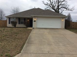 537 Stowers Ave, Elkins, AR 72727