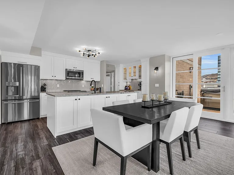 230 E Broadway S #1209 — Photo 6