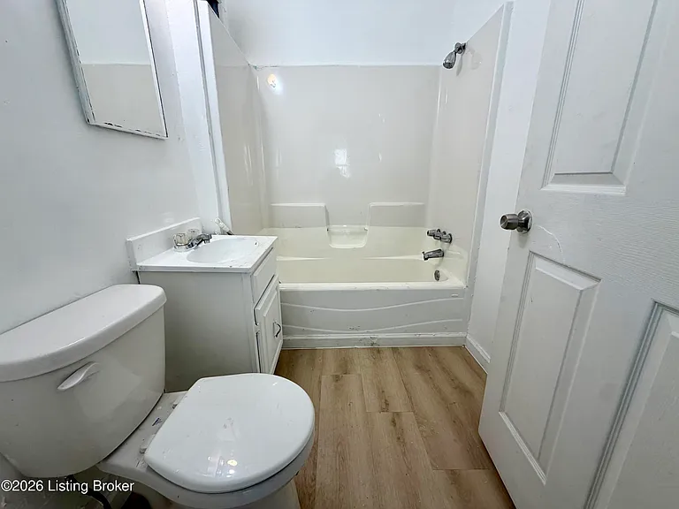 2123 Dumesnil St — Photo 7