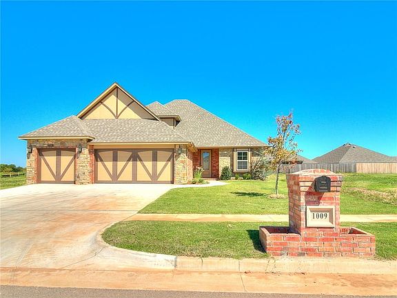 2nd image of 1009 SW 141st St