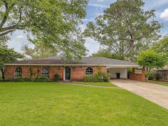 3rd image of 2611 Chatwood Dr