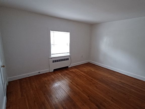 5th image of 27 Beechcroft St APT 3