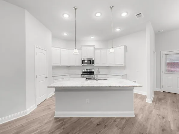 328 Saltmeadow Ln, Red Oak, TX 75154