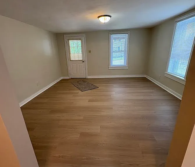 332 College Ave — Photo 4