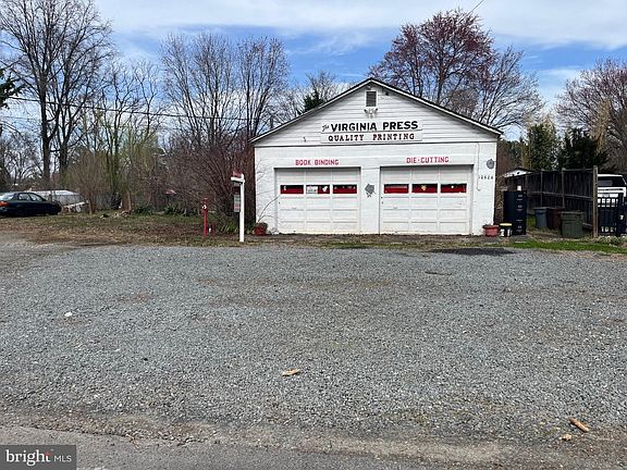 3rd image of 10606 Oliver St