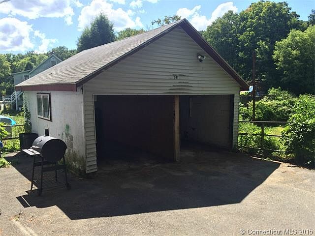 2nd image of 141 Hickory St
