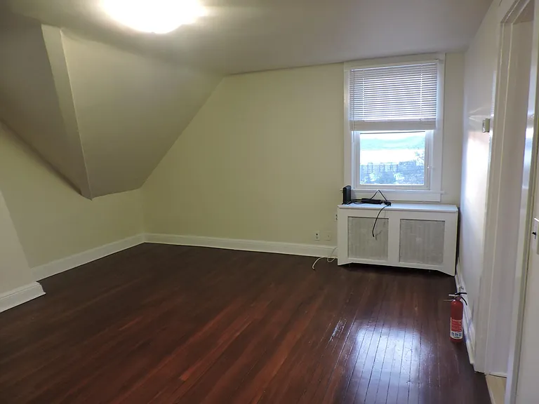 Hillside Pl — Photo 5