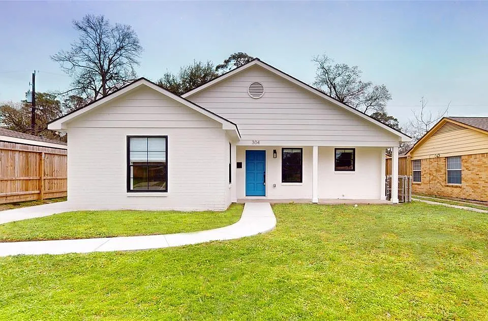 304 Graceland St