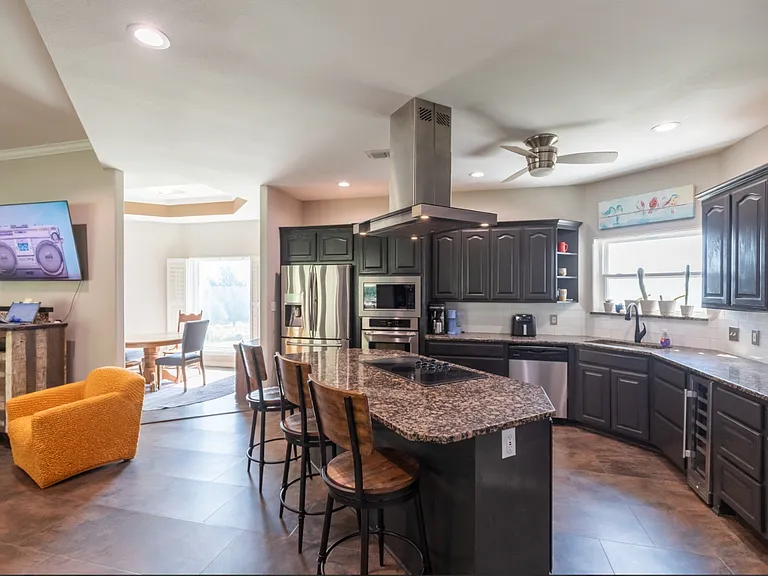 364 Alexandra Dr — Photo 20