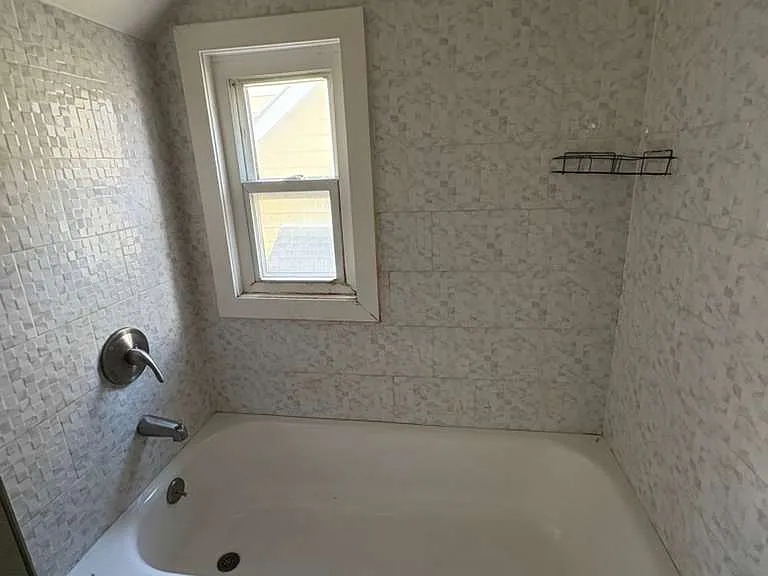 152-154 Mapes Ave #3 — Photo 4