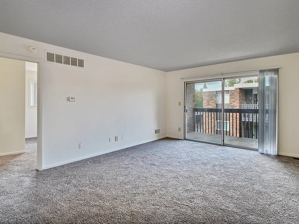 Carriage House Apartments
