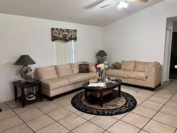 3rd image of 702 SW College Park Road
