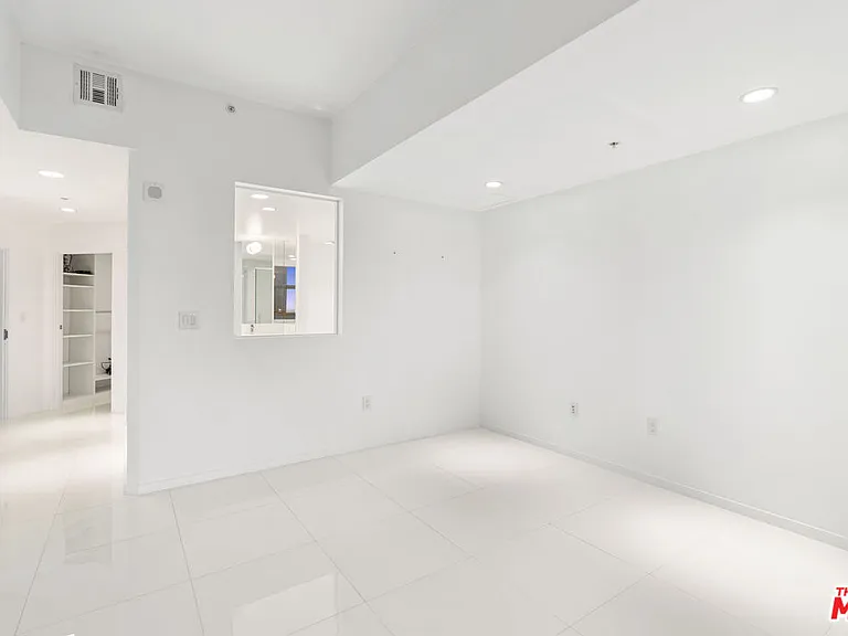 13700 Marina Pointe Dr #1915 — Photo 27
