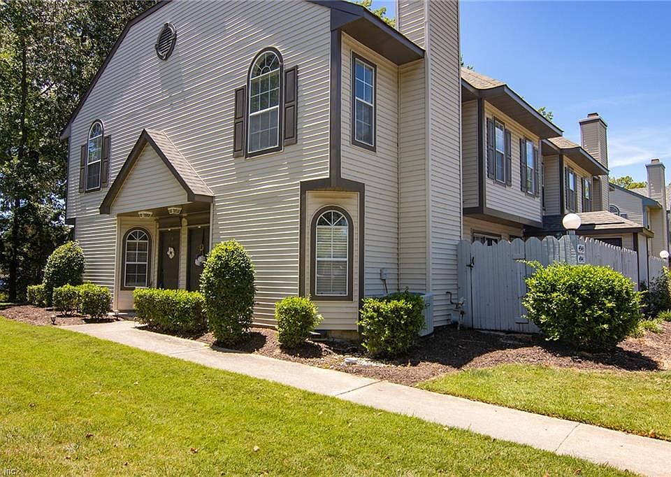 1st image of 4941 Adelia Dr