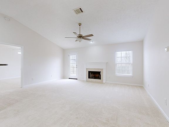 3rd image of 4002 Strata Dr