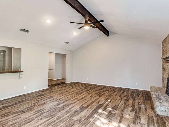 3rd image of 7009 Woodway Dr