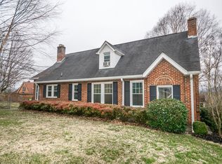716 W Hillcrest Dr, Johnson City, TN 37604