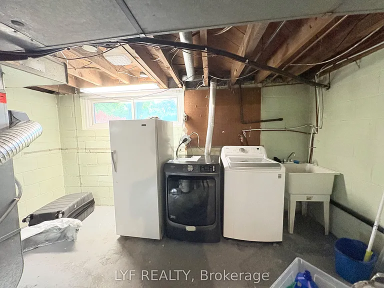 6 Thorn Ln #4 — Photo 10