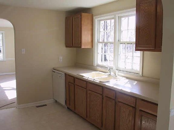 4th image of 2734 S Mars Hill St