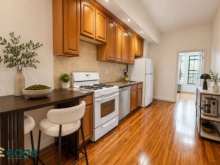 239 Troutman St #2L — Photo 2