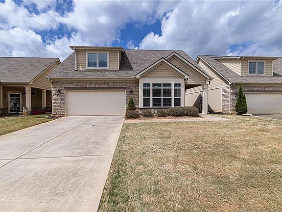2nd image of 101 Saxton Ln