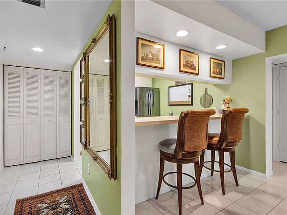 3rd image of 14 Plantation Dr APT 201