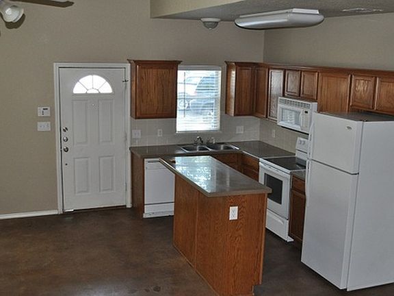 5th image of 1912 S 15th St