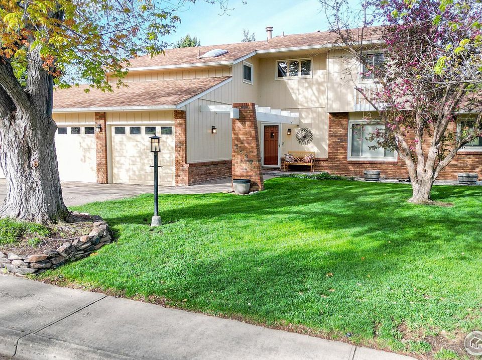 1st image of 2433 Helena Ct