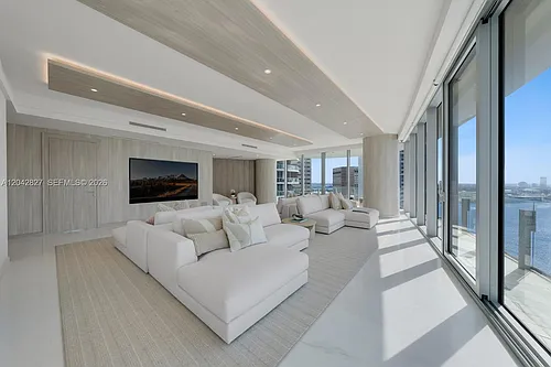 300 Biscayne Boulevard Way Photo 1 300 Biscayne Boulevard Way Photo 1