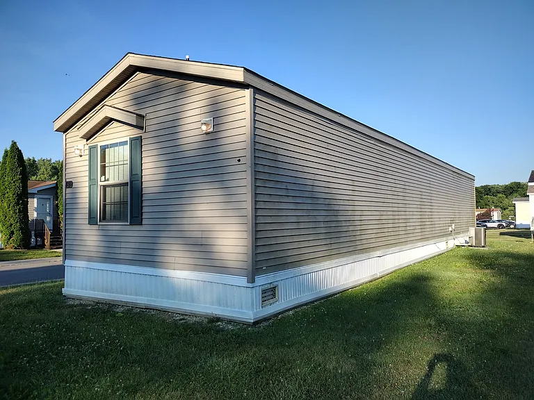 135 Pine Blf — Photo 2