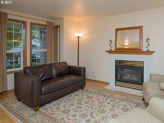 3rd image of 851 SE 72nd Ave
