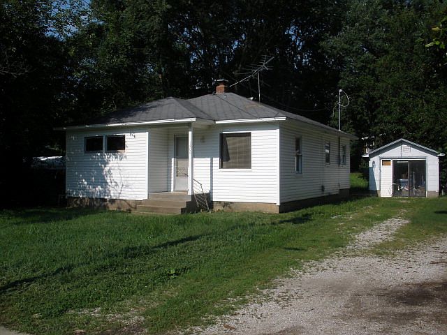 2nd image of 1406 Gravel St