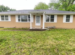 1250 NW 35th St, Topeka, KS 66618