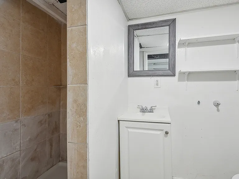 7220 Spruce St — Photo 7