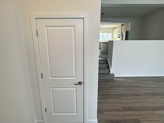 2nd image of 5263 Edgemont Blvd NW