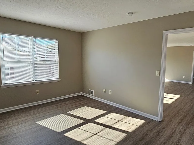 1609 Hill Park Ct — Photo 9