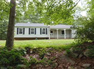 517 W Hill Rd, Glen Gardner, NJ 08826