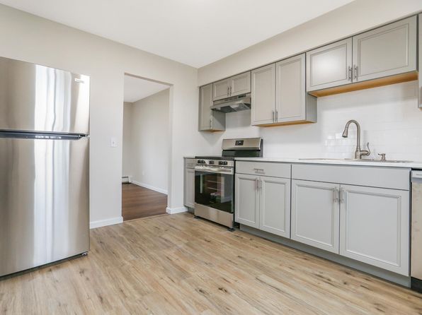 48 Blydenburgh Ave #2