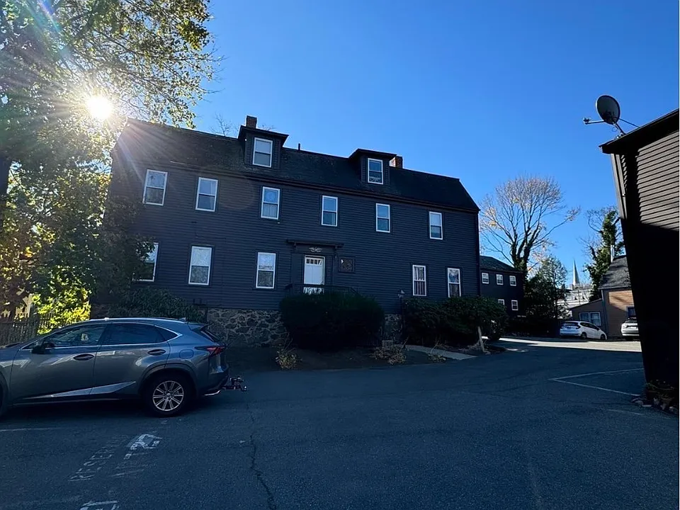 27 State St #1