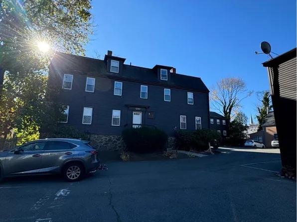 27 State St APT 1, Marblehead, MA 01945